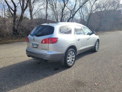 Used 2010 Buick Enclave CXL w/ Trailering Provision Package image 18