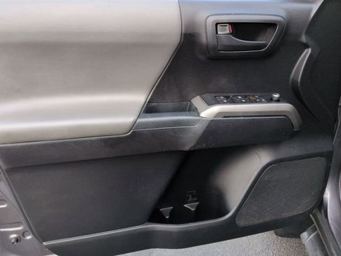 Used 2017 Toyota Tacoma SR5 w/ Tow Package image 13