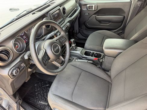 Used 2023 Jeep Gladiator Sport AWD/4WD image 31