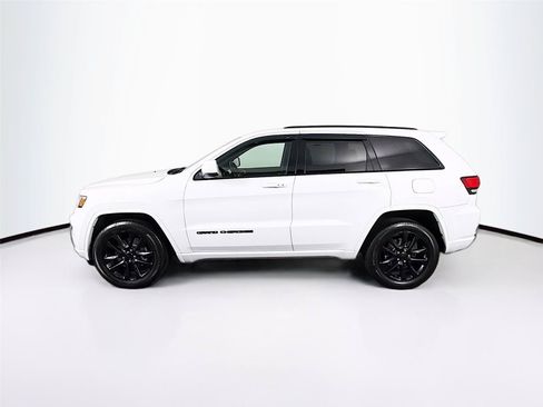 Used 2021 Jeep Grand Cherokee Laredo X AWD/4WD image 8