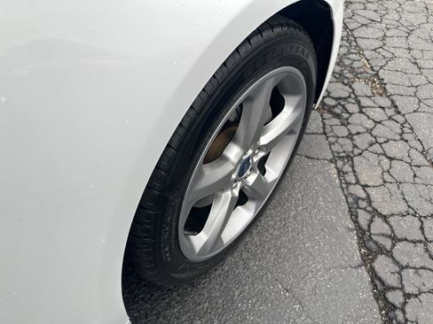 Used 2015 Ford Fusion SE w/ Equipment Group 201A FWD image 8