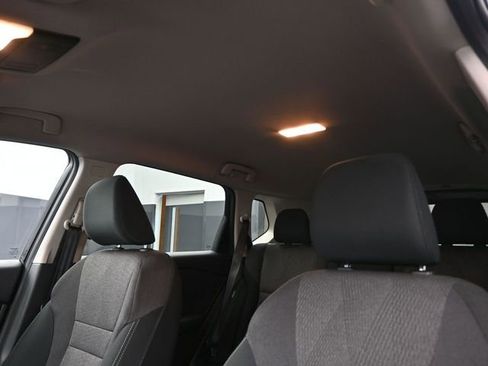 Used 2025 Nissan Rogue SV image 2