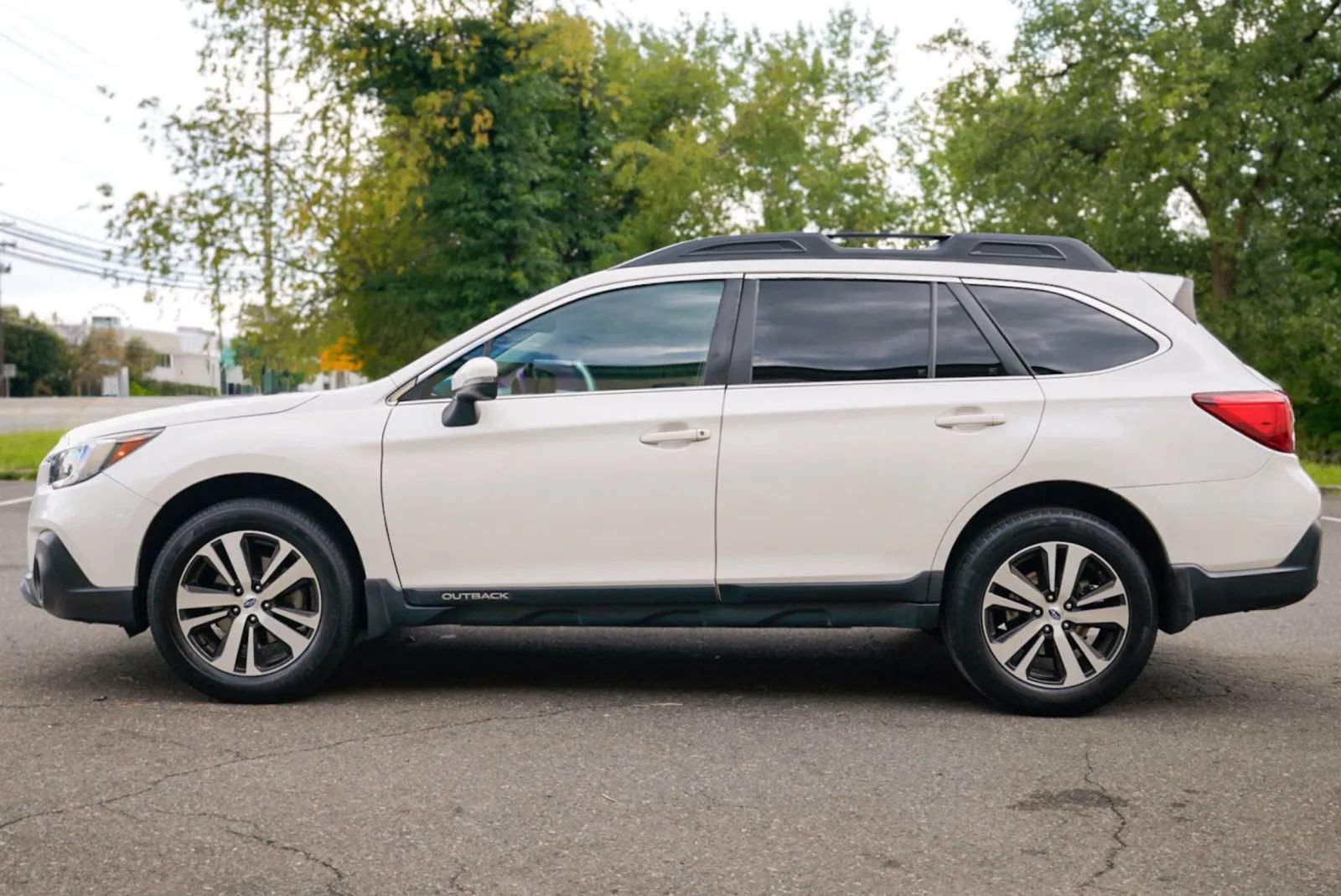 Used 2018 Subaru Outback 2.5i Limited w/ Popular Package #2 AWD/4WD image 8
