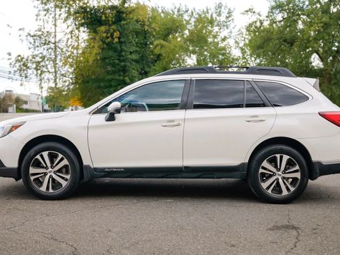Used 2018 Subaru Outback 2.5i Limited w/ Popular Package #2 AWD/4WD image 8