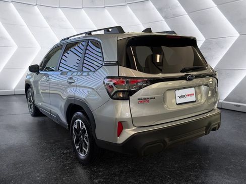 Used 2025 Subaru Forester Premium image 6