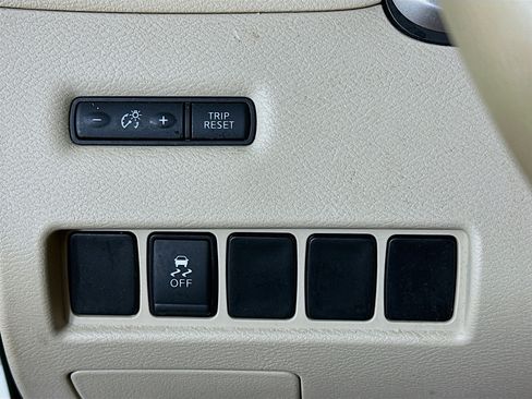 Used 2018 Nissan Murano SV image 17