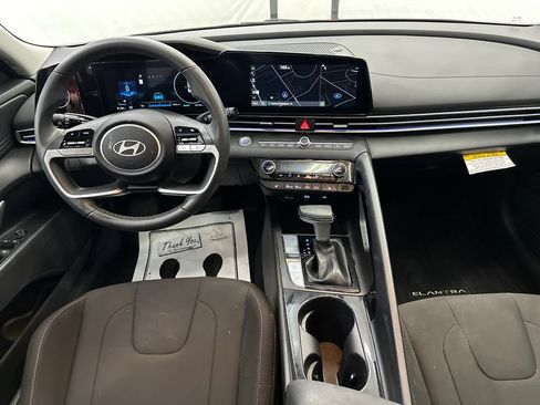Used 2025 Hyundai Elantra SEL w/ Cargo Package FWD image 21