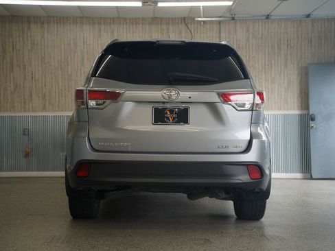 Used 2014 Toyota Highlander XLE AWD/4WD image 8