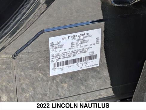Certified 2022 Lincoln Nautilus AWD w/ Premium Package image 29