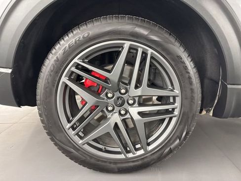 Used 2025 Ford Explorer ST-Line w/ Premium Package image 11