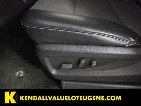 Used 2014 GMC Sierra 1500 SLE w/ All-Terrain Package AWD/4WD image 21
