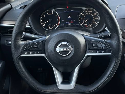 Used 2024 Nissan Altima 2.5 SV FWD image 13