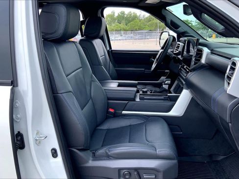 Used 2025 Toyota Tundra Platinum image 9