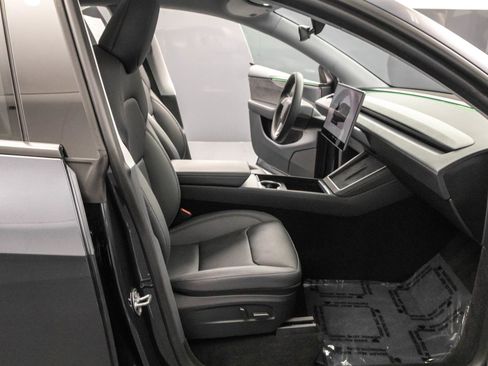 Used 2026 Tesla Model Y AWD image 37