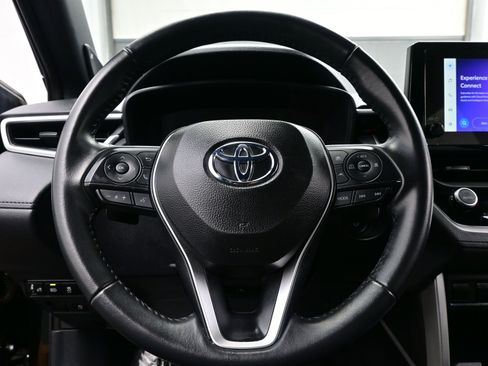Used 2025 Toyota Corolla Cross AWD Hybrid w/ Moonroof Package image 24
