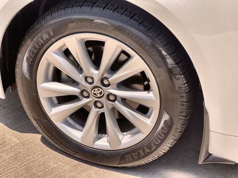 Used 2023 Toyota Corolla SE FWD image 9