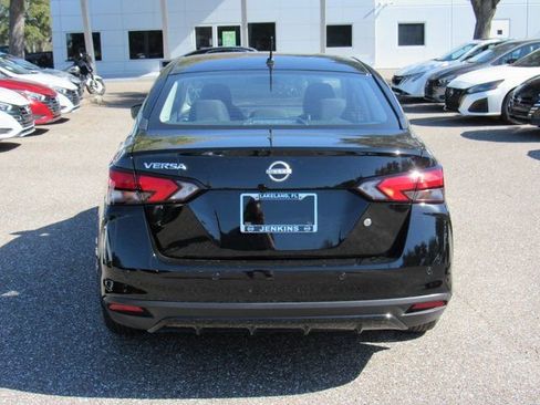 Used 2025 Nissan Versa S w/ Trunk Package image 4