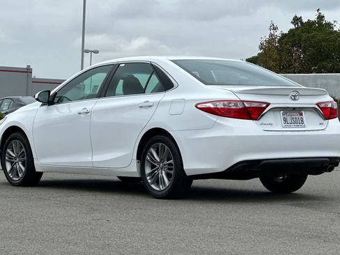 Used 2017 Toyota Camry SE image 7