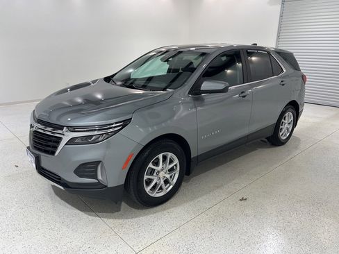 Used 2024 Chevrolet Equinox LT w/ LPO, Floor Liner Package image 1