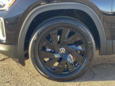 New 2026 Volkswagen Atlas SE image 6