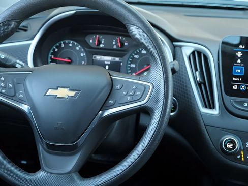 Used 2023 Chevrolet Malibu LT FWD image 11