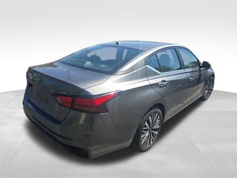 Used 2025 Nissan Altima 2.5 SV FWD image 5