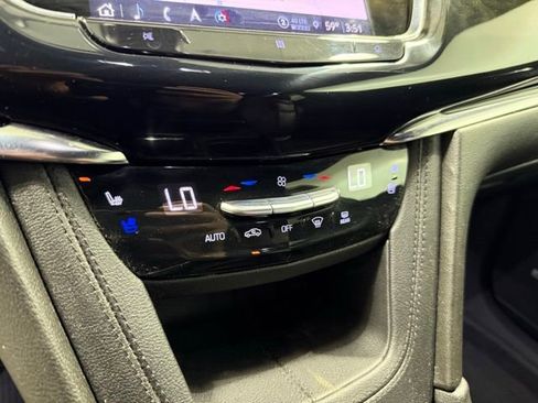 Used 2021 Cadillac XT6 Premium Luxury AWD/4WD image 23