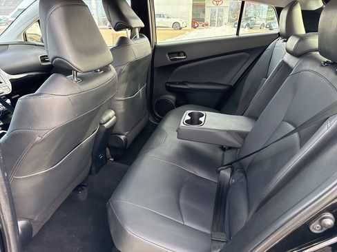 Used 2016 Toyota Prius Four image 9