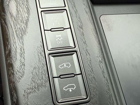 Used 2025 Lexus LX 700h Overtrail image 24