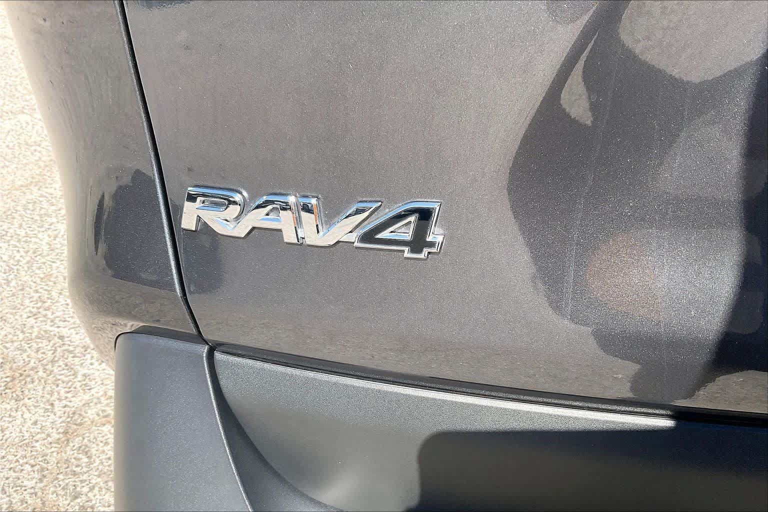 Used 2023 Toyota RAV4 XLE w/ Convenience Package FWD image 10