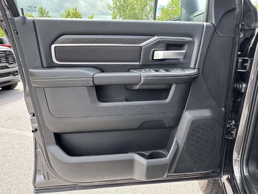 New 2026 RAM 3500 Big Horn AWD/4WD image 25
