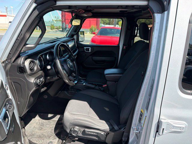 Used 2022 Jeep Gladiator Sport AWD/4WD image 12