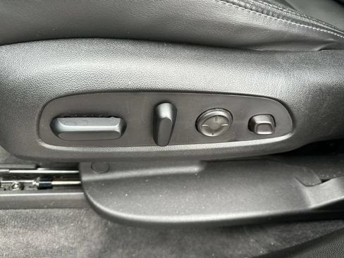 Used 2020 Buick Enclave Avenir w/ Avenir Technology Package FWD image 16