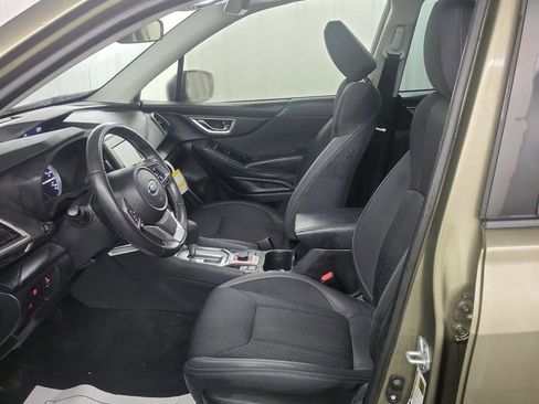 Used 2024 Subaru Forester Premium image 7