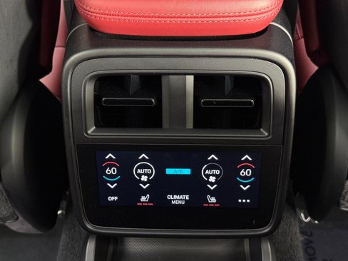 Used 2022 Porsche Taycan Turbo S image 38