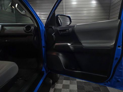 Used 2021 Toyota Tacoma SR5 w/ Blackout Package (TMS) image 32