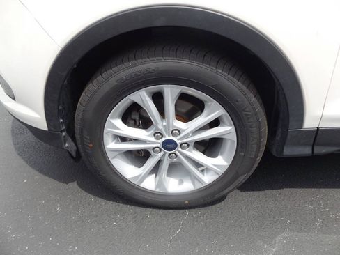 Used 2018 Ford Escape SE FWD image 31