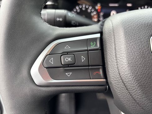 Used 2023 Jeep Compass Latitude w/ Convenience Group AWD/4WD image 21