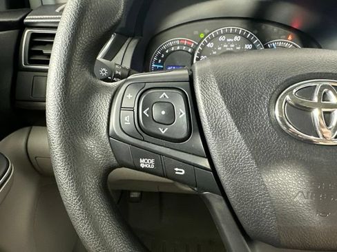 Used 2015 Toyota Camry LE FWD image 15