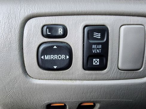 Used 2008 Toyota Sienna XLE image 21