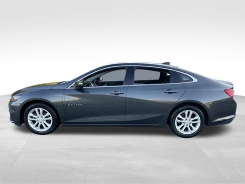 Used 2017 Chevrolet Malibu LT FWD image 4