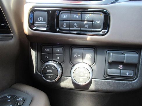 New 2026 GMC Yukon XL Denali Ultimate AWD/4WD image 26