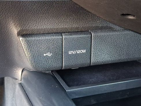 Used 2020 Toyota Camry LE AWD/4WD image 29