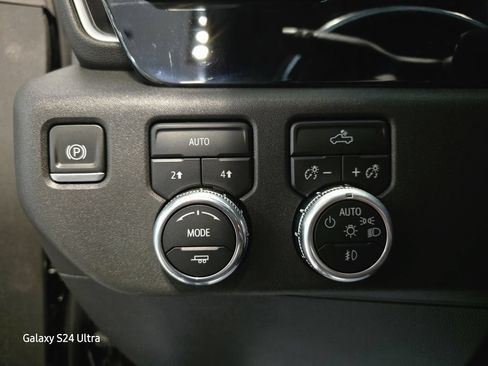 Used 2022 GMC Sierra 1500 Elevation AWD/4WD image 12