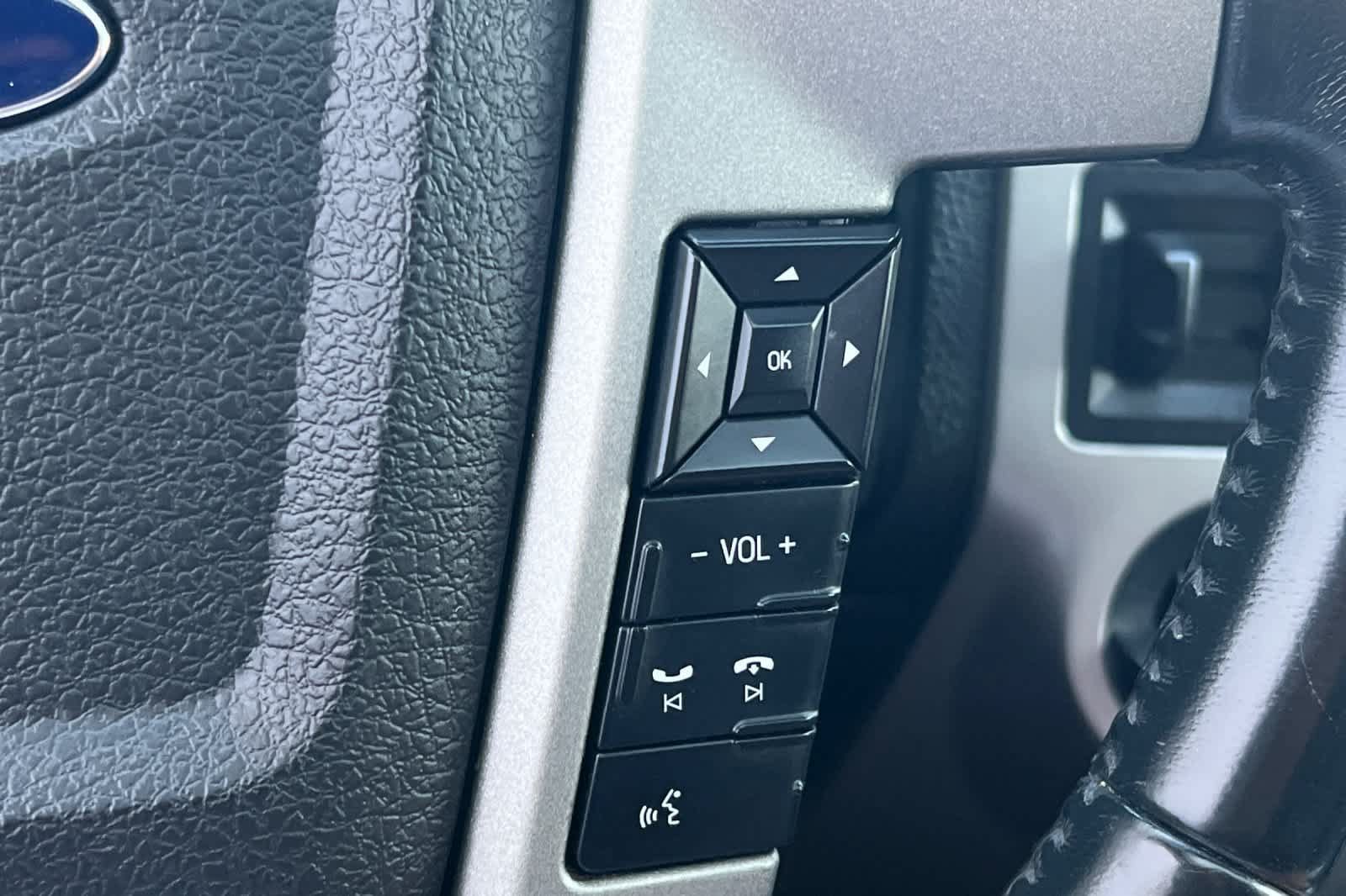 Used 2017 Ford Expedition Limited RWD image 32