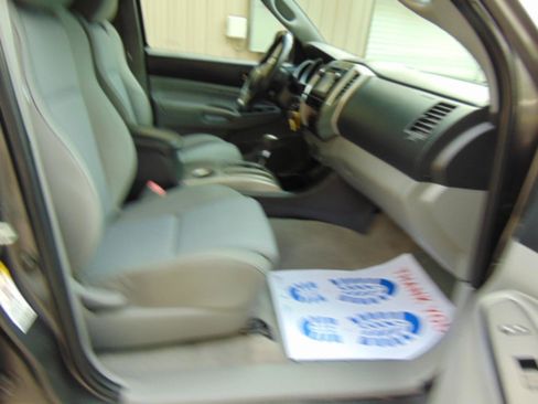 Used 2013 Toyota Tacoma 4x4 Double Cab w/ TRD Sport Pkg image 13