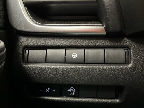 Used 2023 Nissan Rogue SV image 19