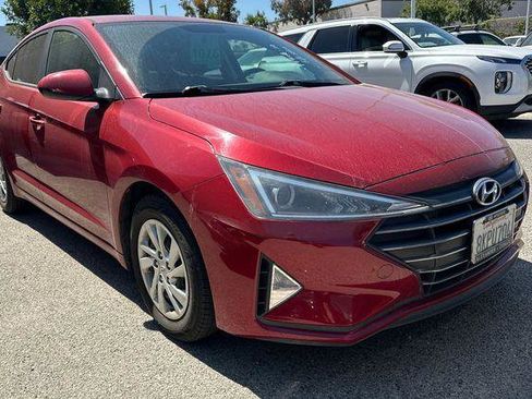 Used 2019 Hyundai Elantra SE FWD image 2