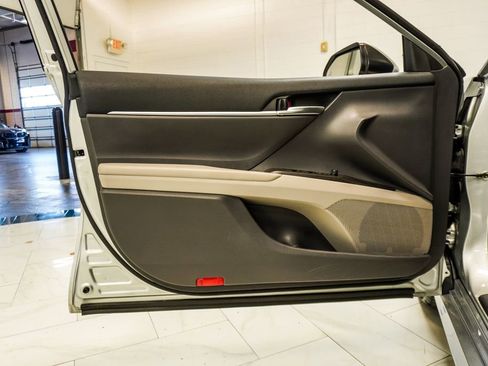 Used 2021 Toyota Camry LE w/ Convenience Package image 20