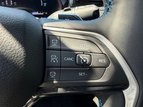 Certified 2023 Jeep Grand Cherokee Trailhawk w/ Advanced Protech Group II AWD/4WD image 23